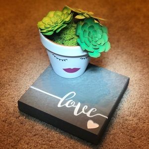 Paper succulent w/pot